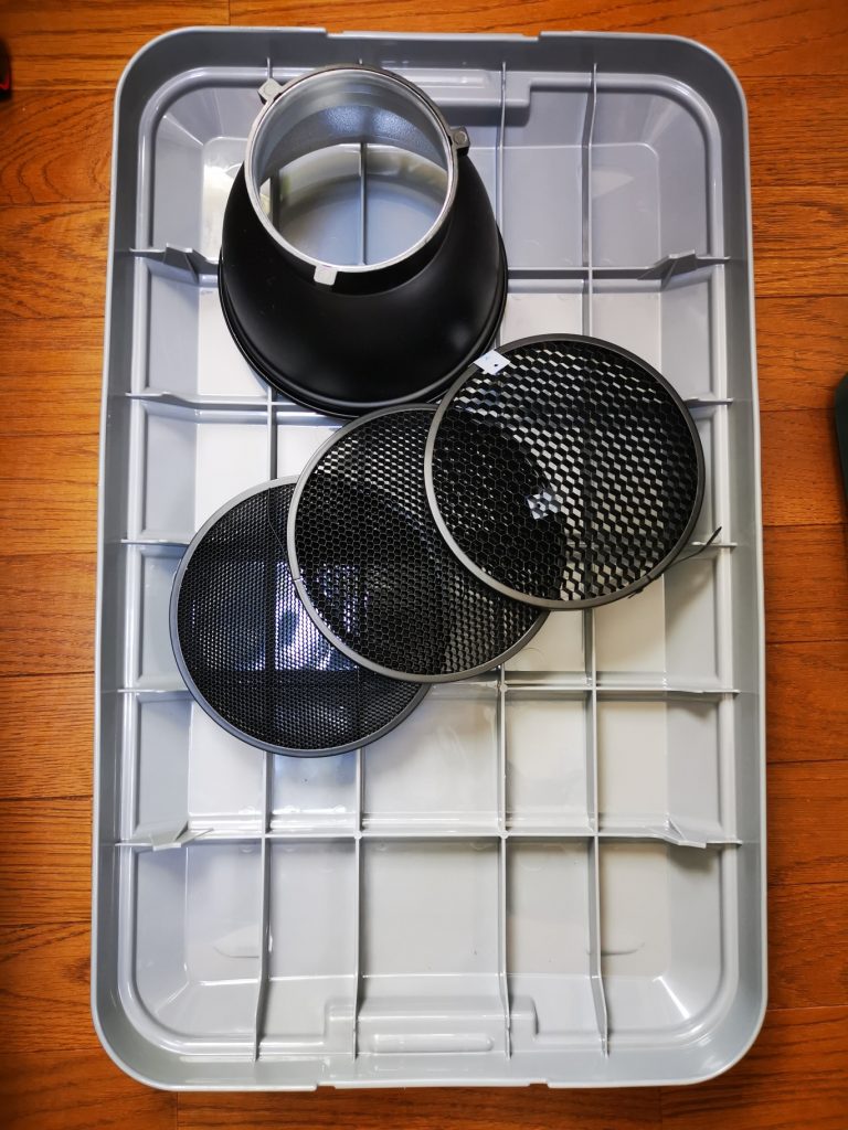 Light diffuser w/Honeycome grids